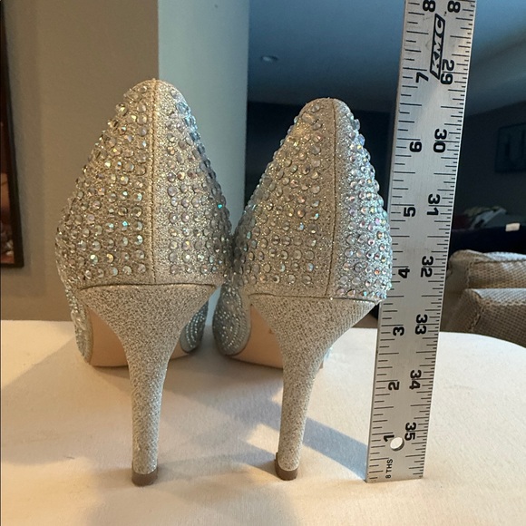 Size 8 Lauren Larraine gorgeous formal heels. Worn once - Picture 4 of 7